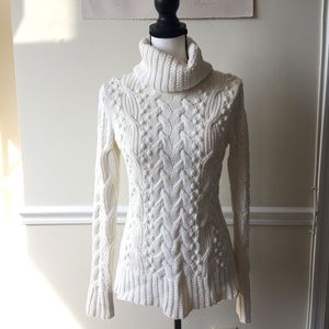 Banana Republic Pom flower cable white sweater